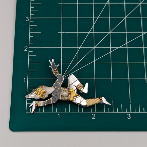 Jill Elizabeth Liztech Oriental Dancing Figure Mirrored 2001 Brooch/Pin - Picture 11 of 11